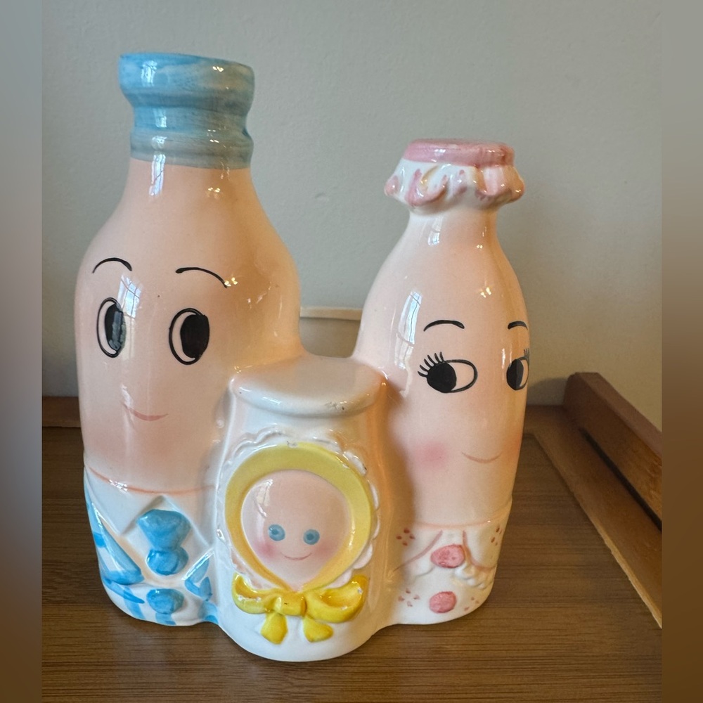 Vintage Style Pink Ceramic Family Trio Figurine baby shower flowers decor retro